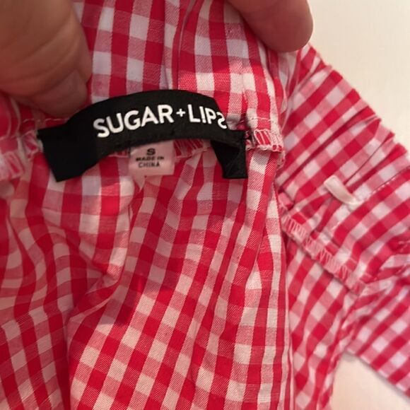 Cutest top ever! Red and white checkered top  Bow sleeves by Sugar lips size S - Picture 2 of 3